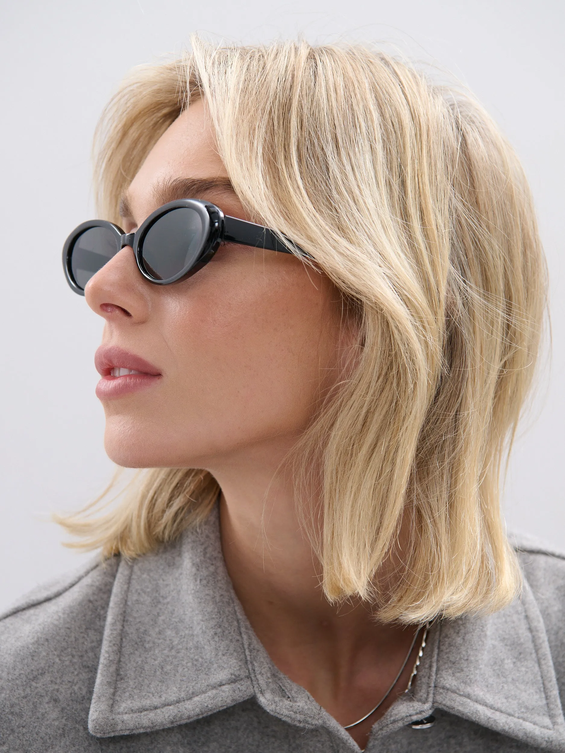 Anderson Oval Frame Sunglasses in Black