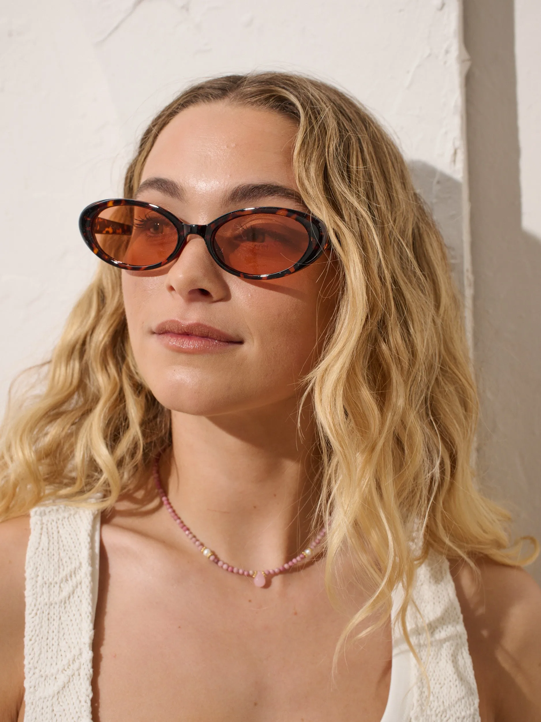 Anderson Oval Frame Sunglasses in Tort