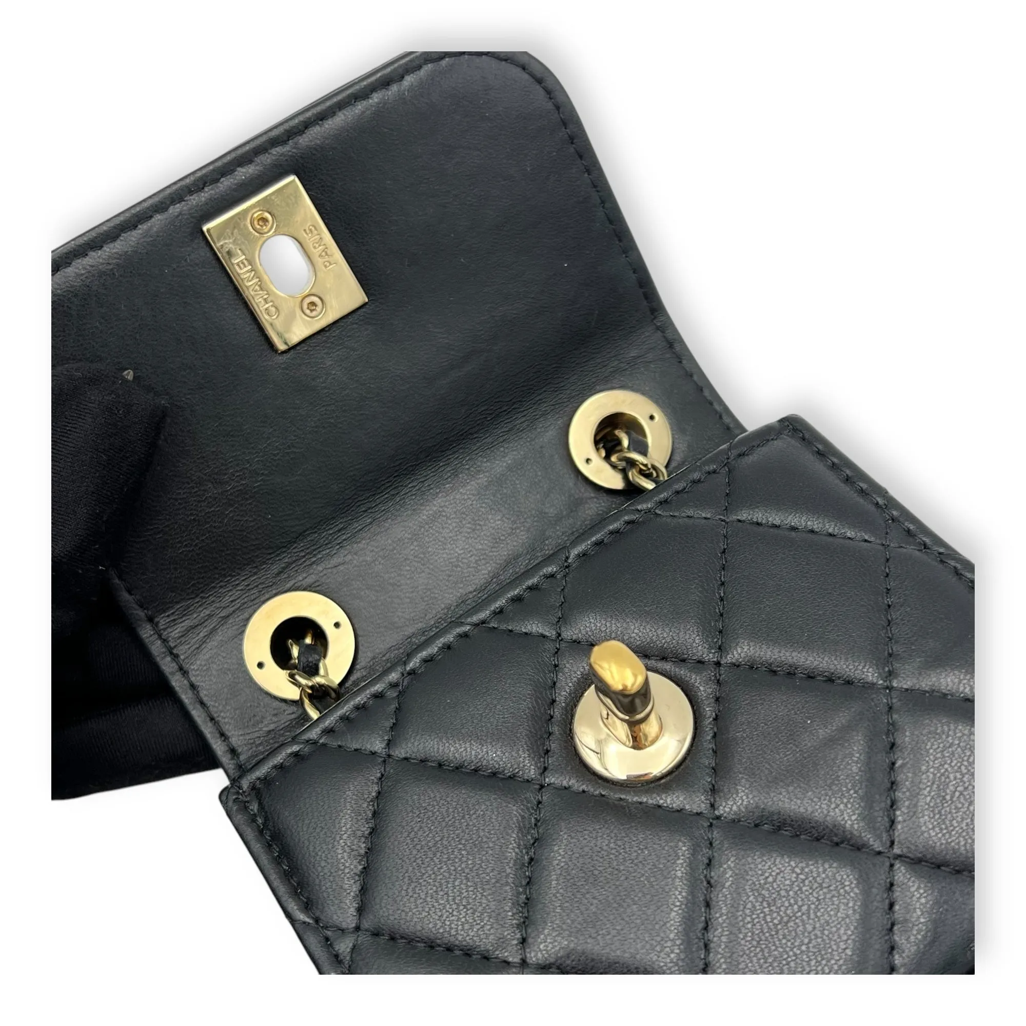 CC Crossbody Bag Black in Lambskin, Gold hardware