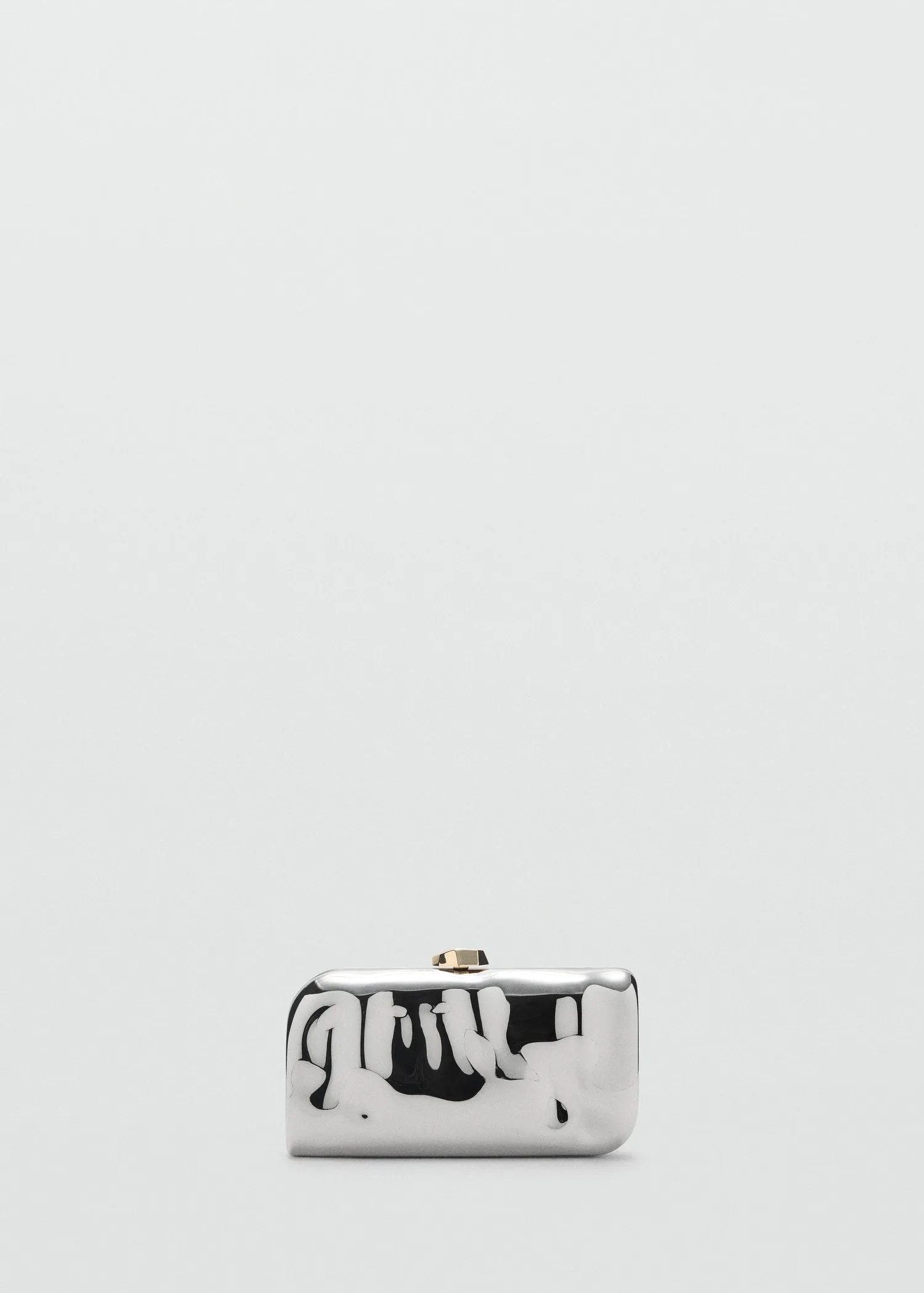 Chain clutch bag