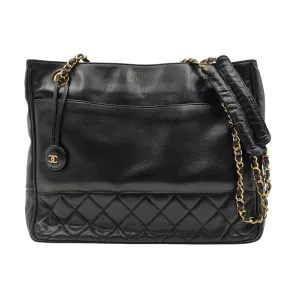 CHANEL Tote shoulder bag in black leather