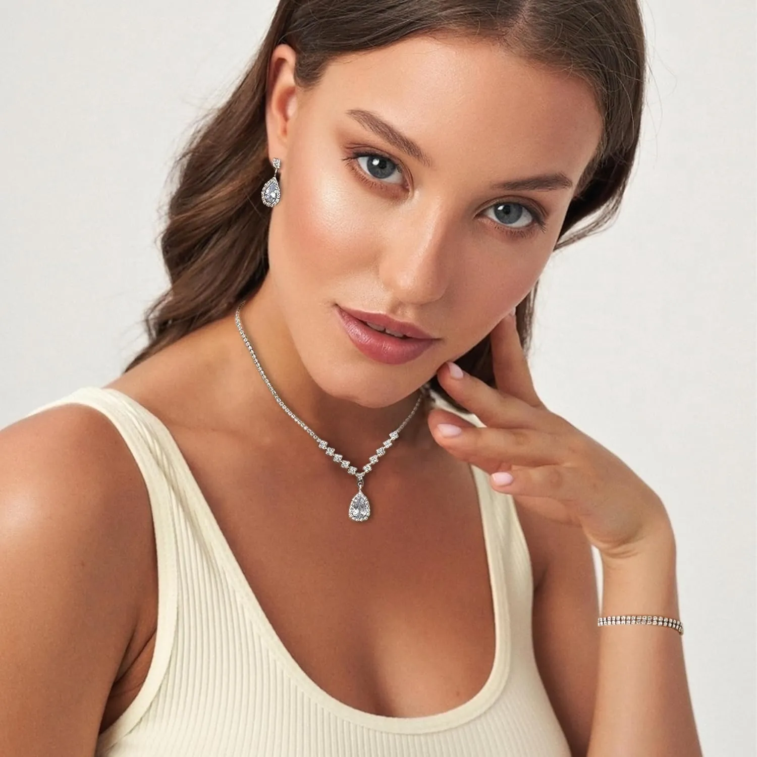 Clutch Purse Jewelry Set for Women Evening Bags Silver Gold Rhinestone Crystal Necklace Earrings Bracelet Set Formal Wedding Bridal Accessories Jewelry for Prom