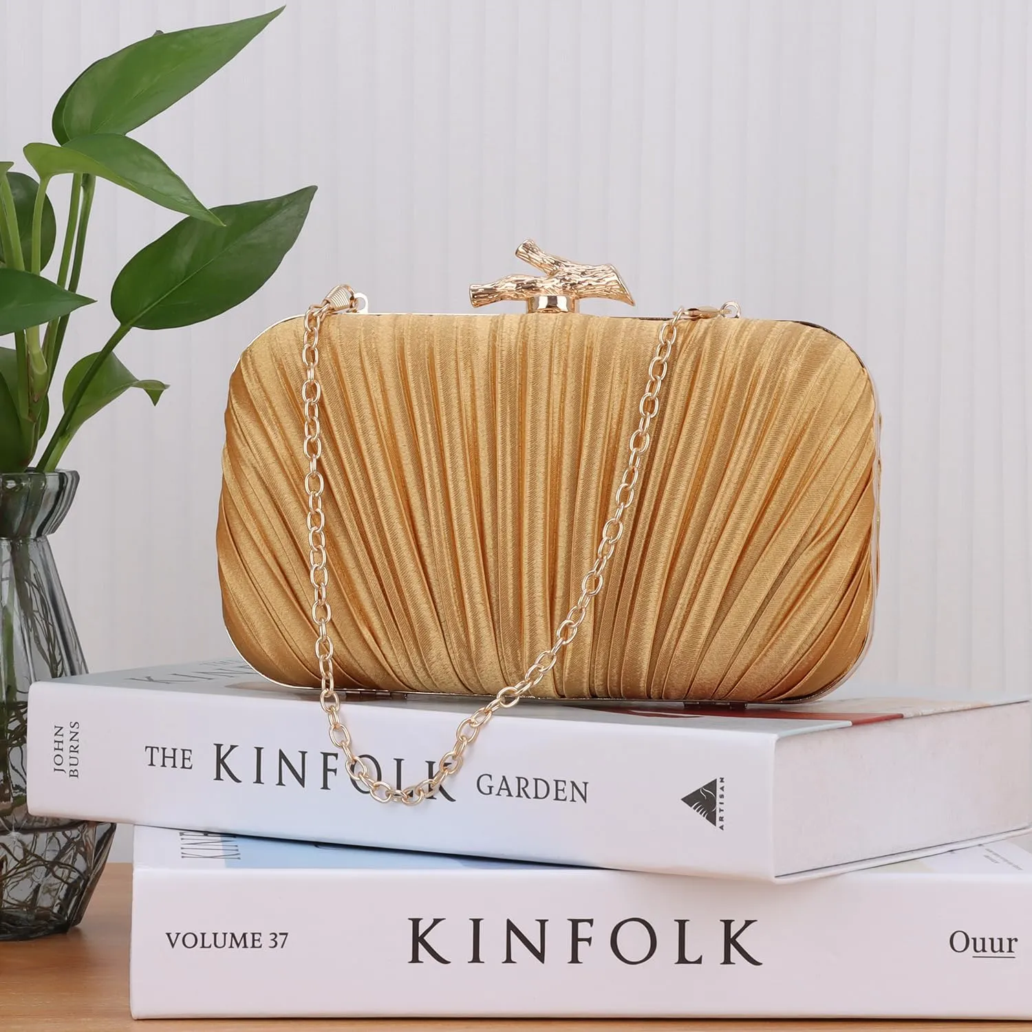 Clutch Purses for Women Evening Bag Pleated Clutch Bag with Chain for Wedding Party