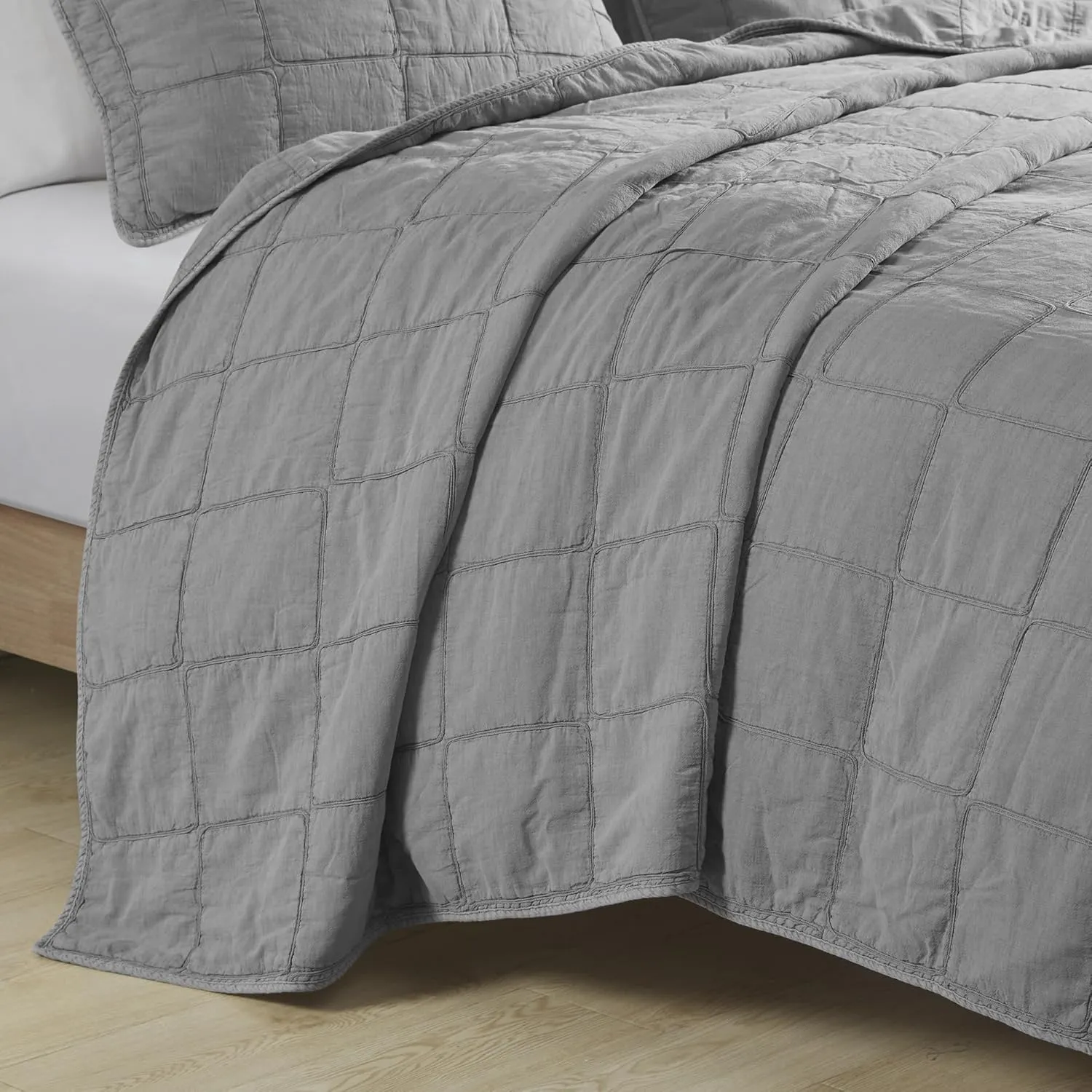 CROSCILL Quilt Set Casual Cord Quilting, Oversized Coverlet for Queen Size Bed, Grid-Patterned Texture, All Season, Lightweight & Soft Pre-Washed Cotton Coverlet Bedspread, Shams, Gema, Grey 3 Piece