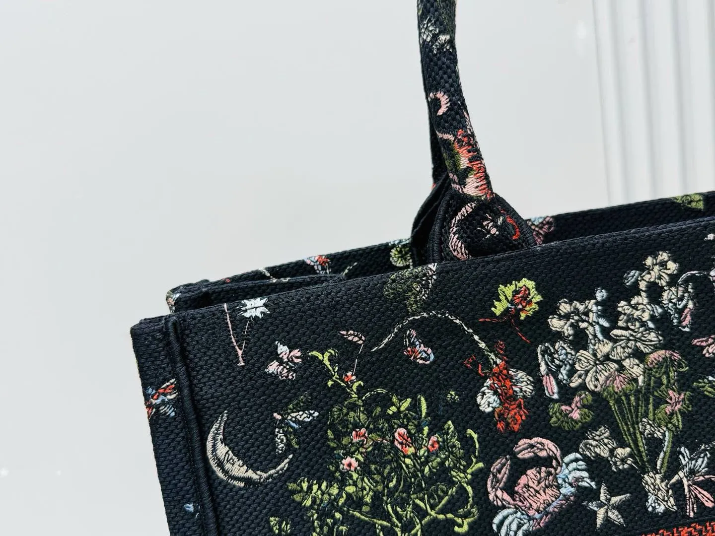 D Book Tote