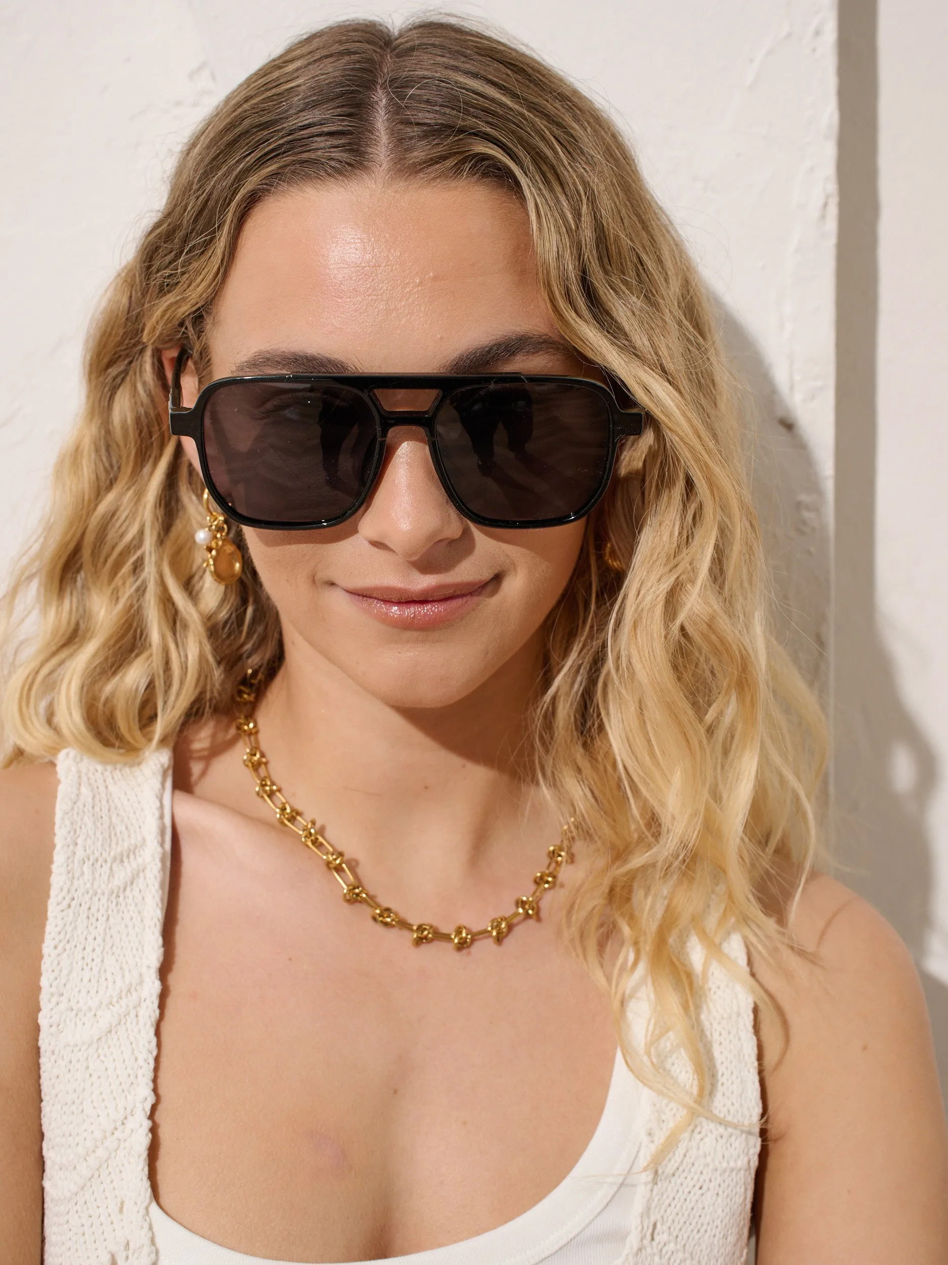 Eyelet Aviator Sunglasses in Black