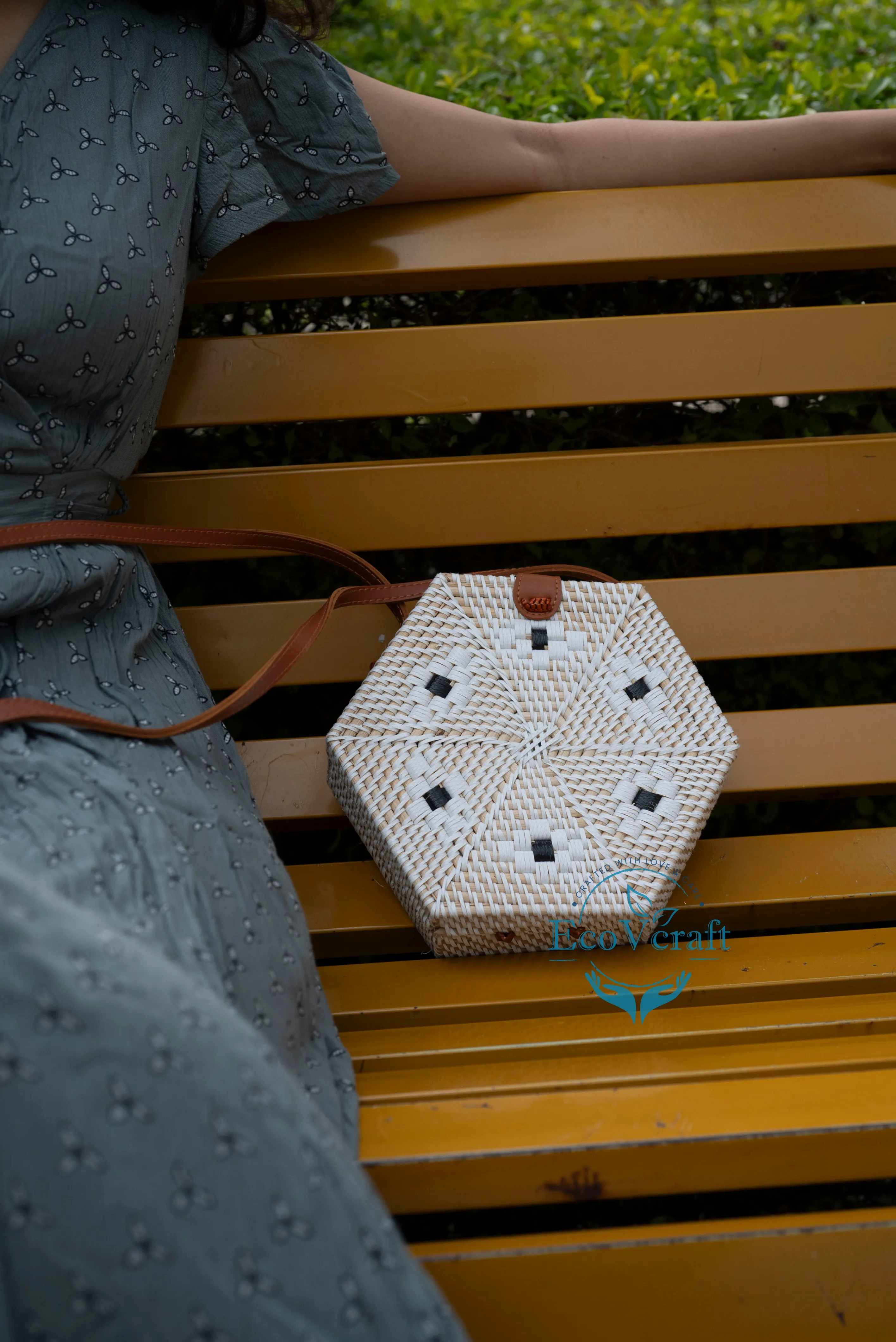 Get Set Go White Hexagonal Crossbody Sling Bag