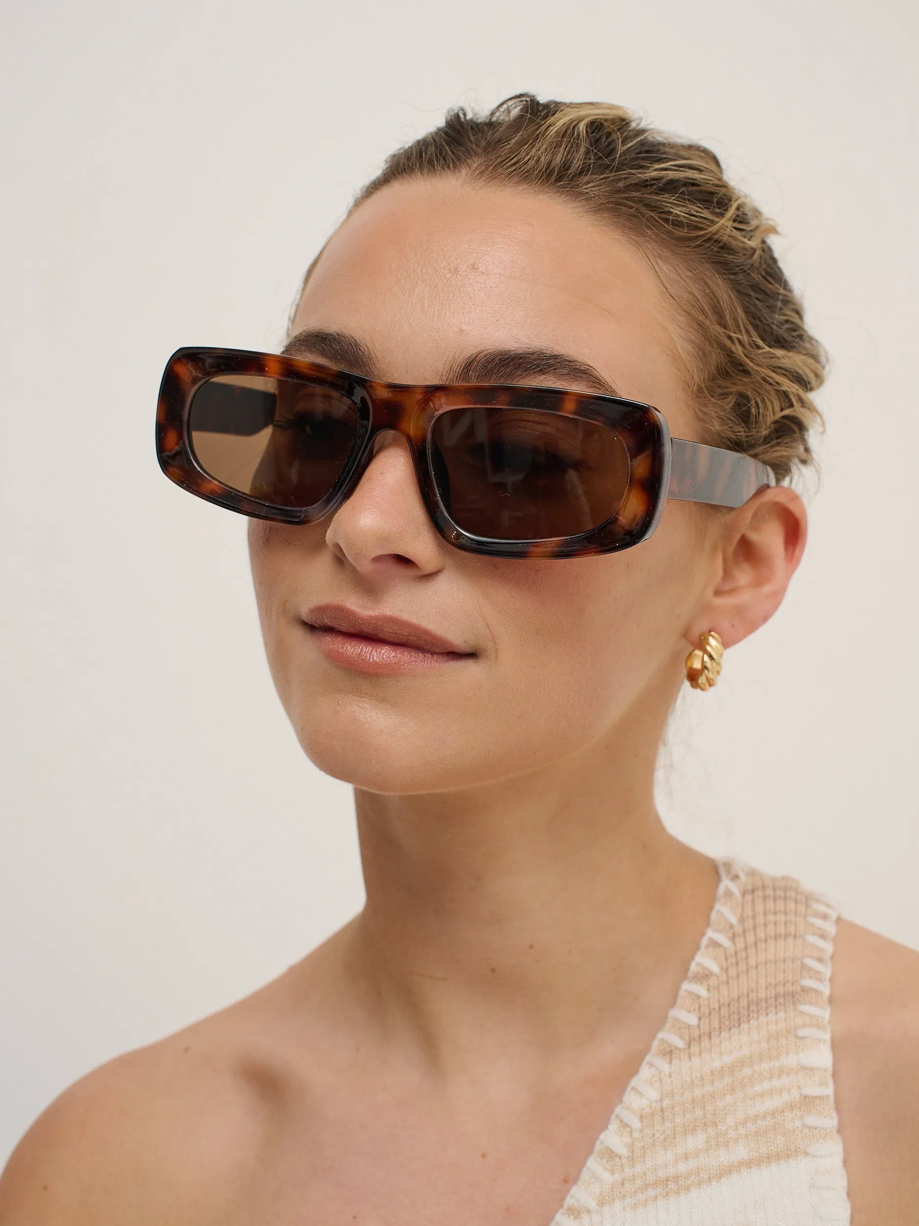 Grasson Rectangular Sunglasses in Tort