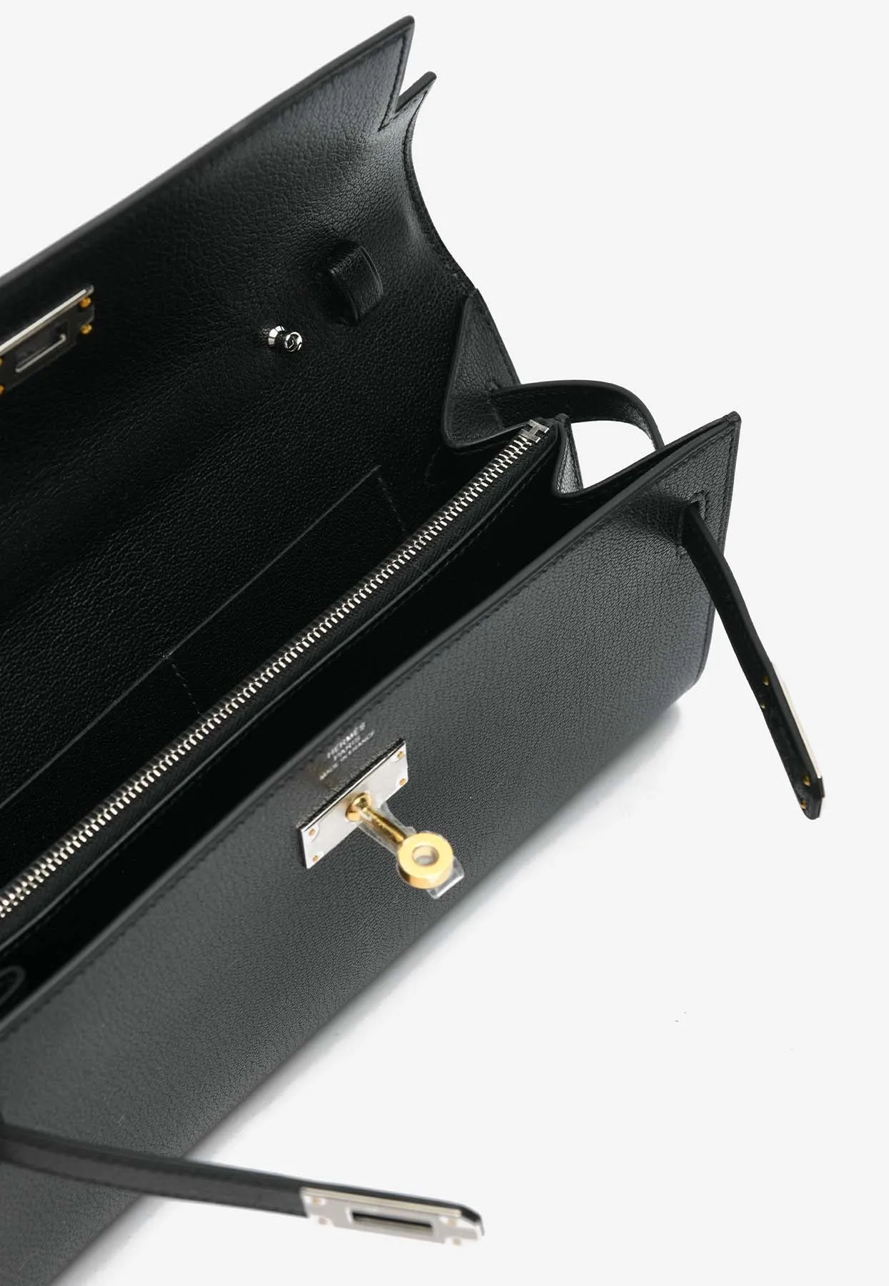 Kelly To Go Wallet in Black Chamkila Leather in Electrum Hardware