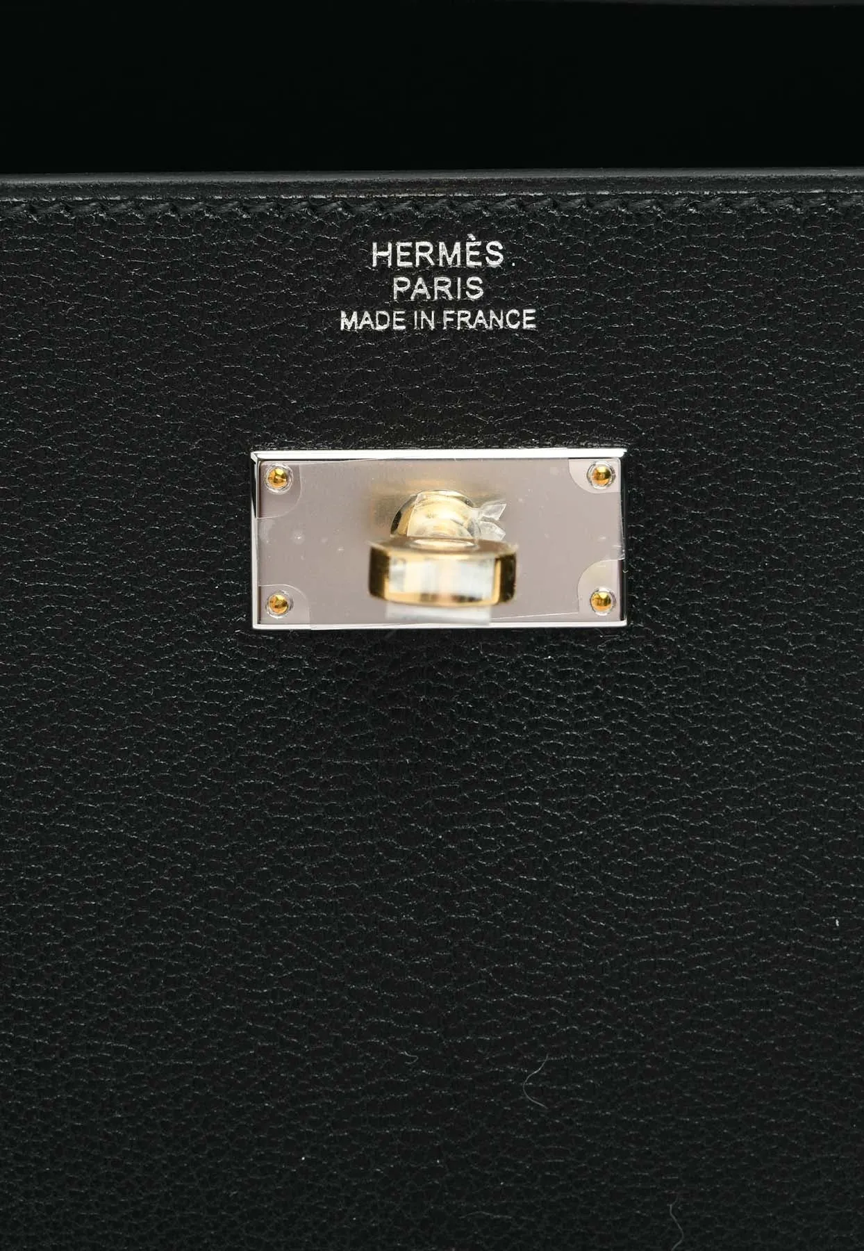 Kelly To Go Wallet in Black Chamkila Leather in Electrum Hardware
