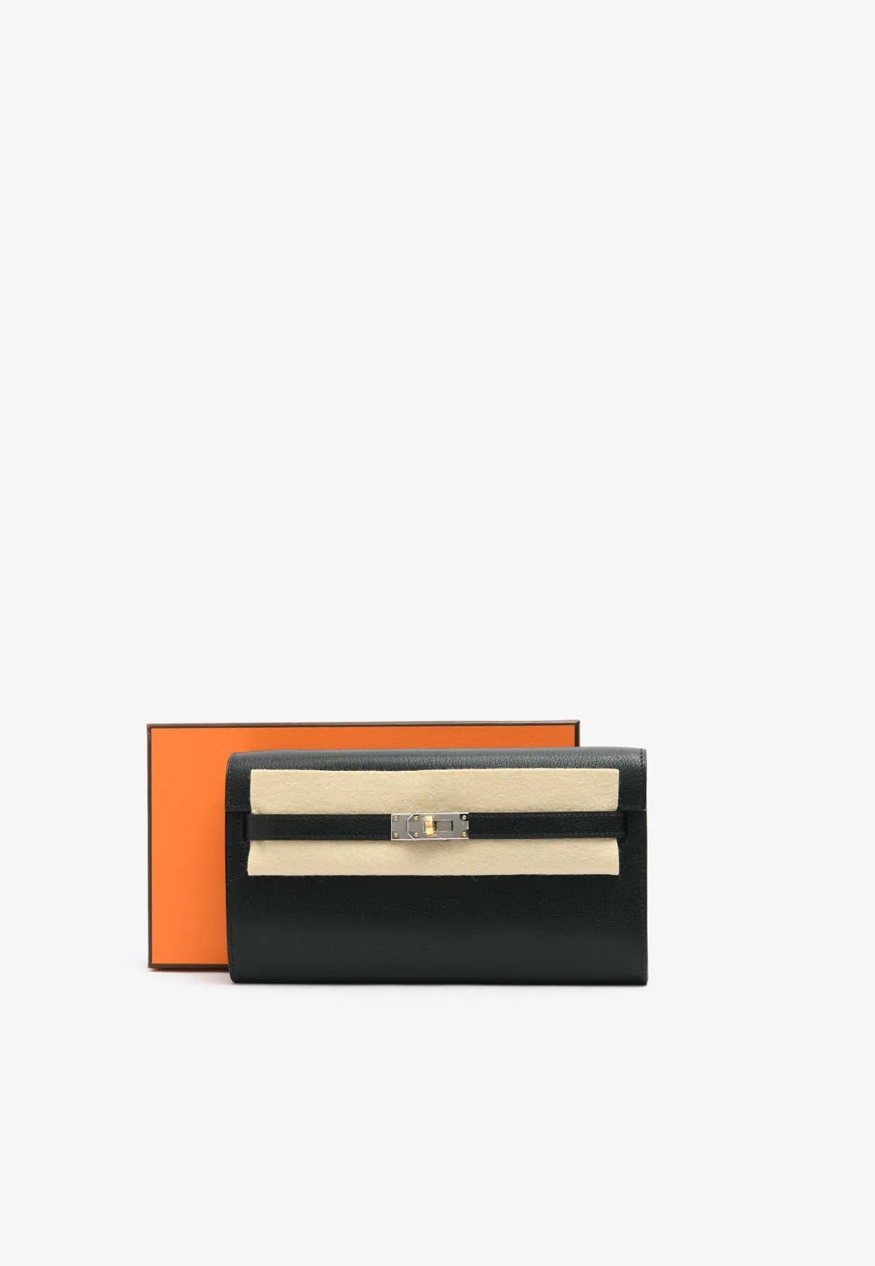 Kelly To Go Wallet in Black Chamkila Leather in Electrum Hardware