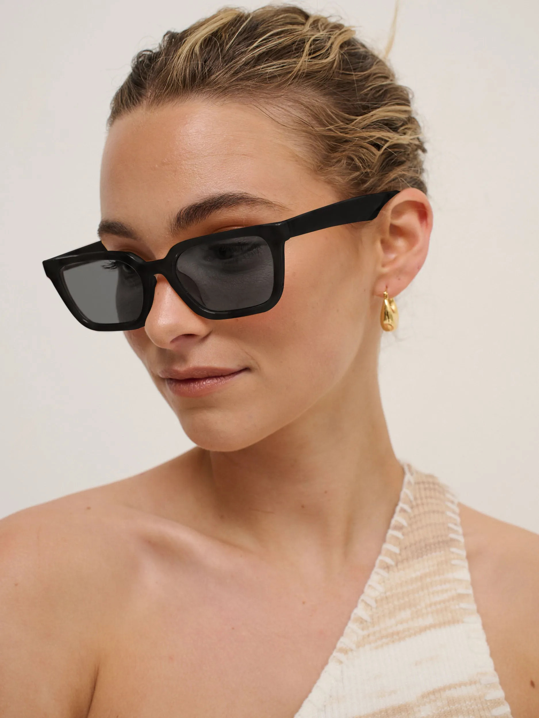 Kitty Rectangular Sunglasses in Black