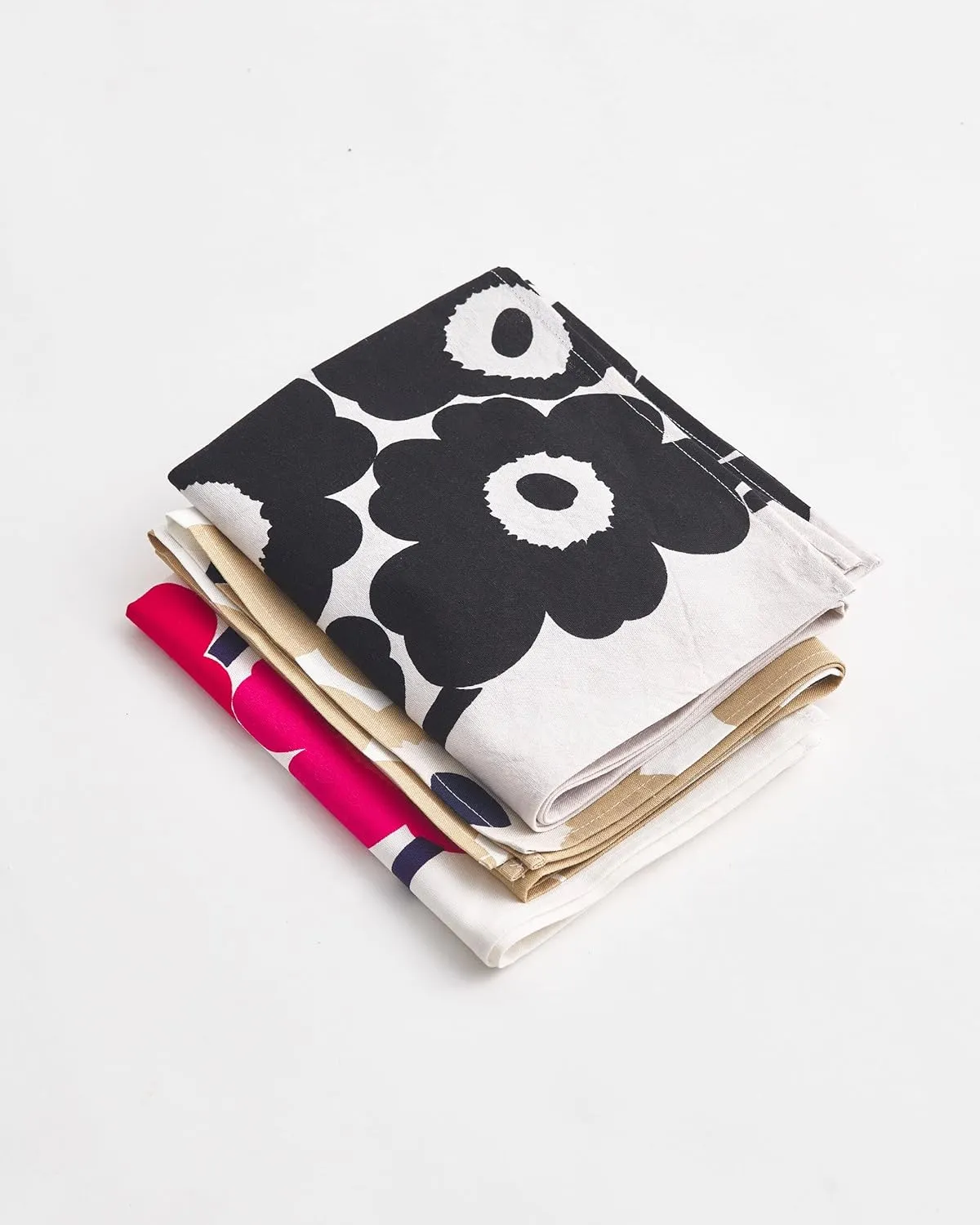 MARIMEKKO Unikko Cotton Linen Kitchen Towel Set of 2 — Refine Your Kitchen Décor with Our Floral Patterned Towels — Stylish and Functional Black and White Kitchen Towels (28 in x 19 in Each)