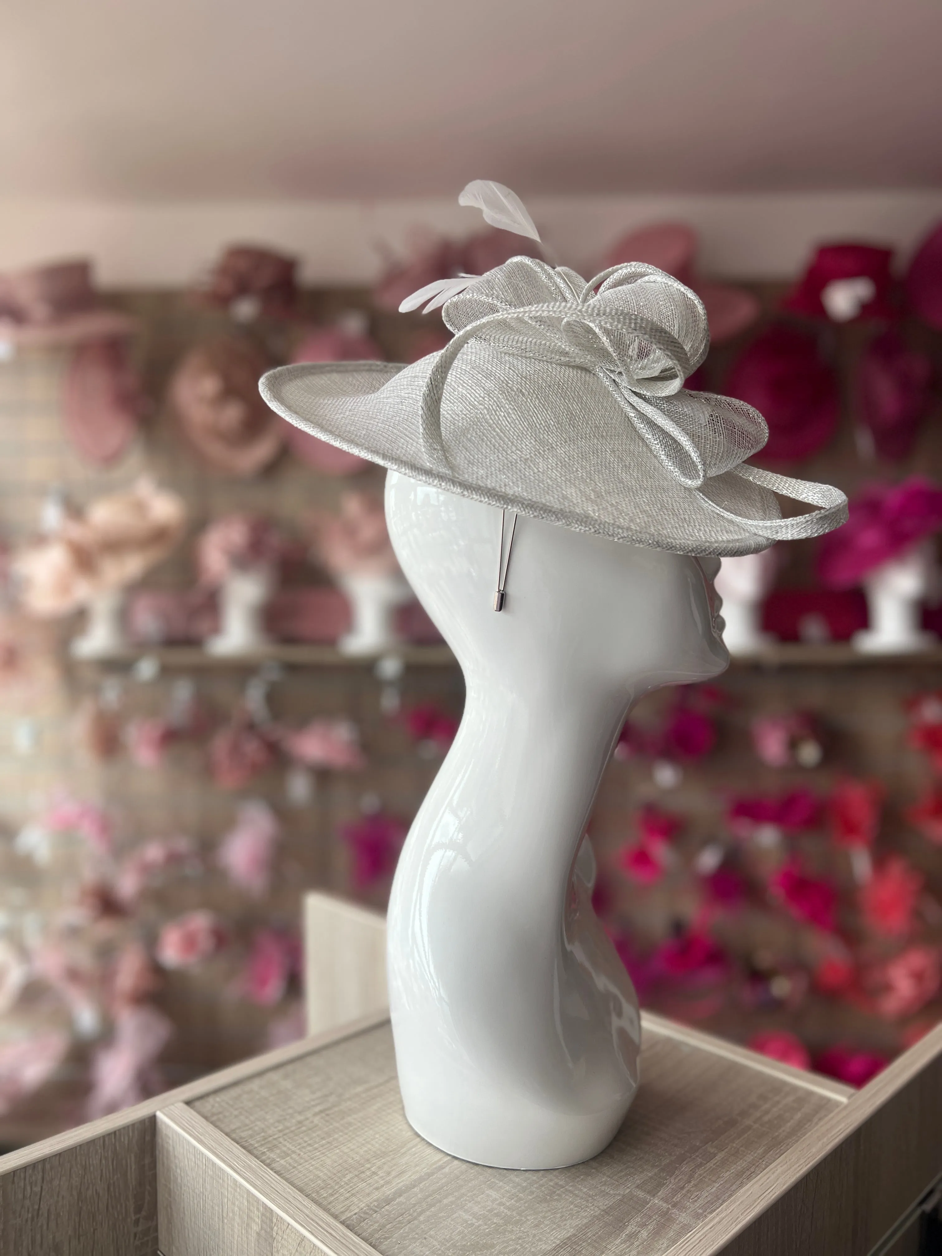 Metallic White Teardrop Disc Fascinator