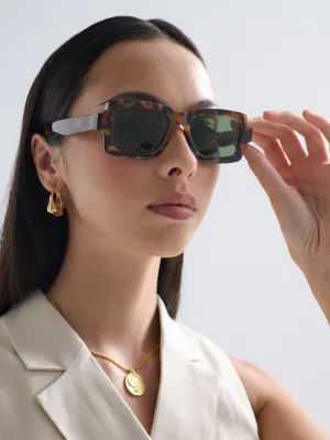 Sierra Square Frame Sunglasses in Tort