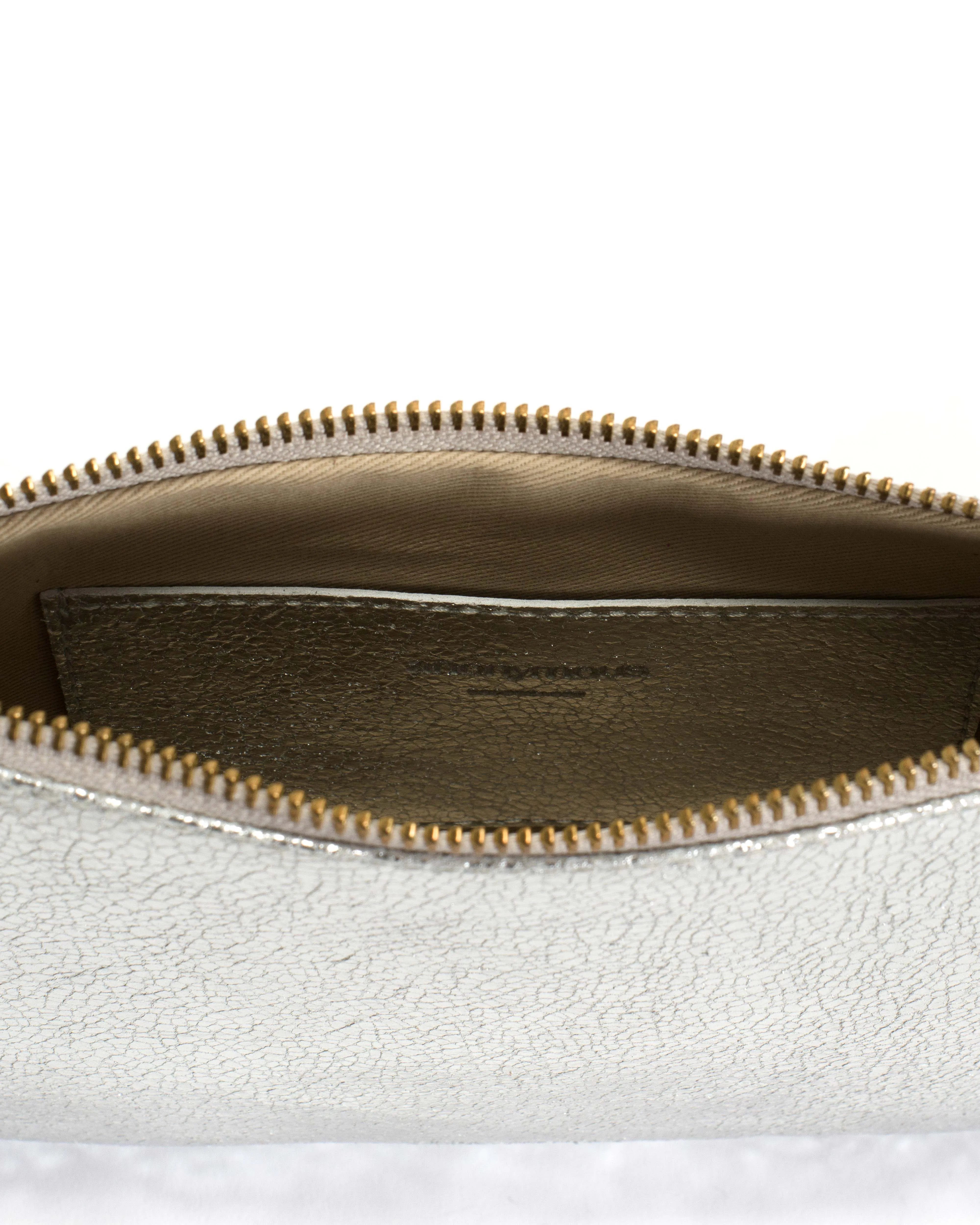 Thinna clutch Crackled metallic goat Silver