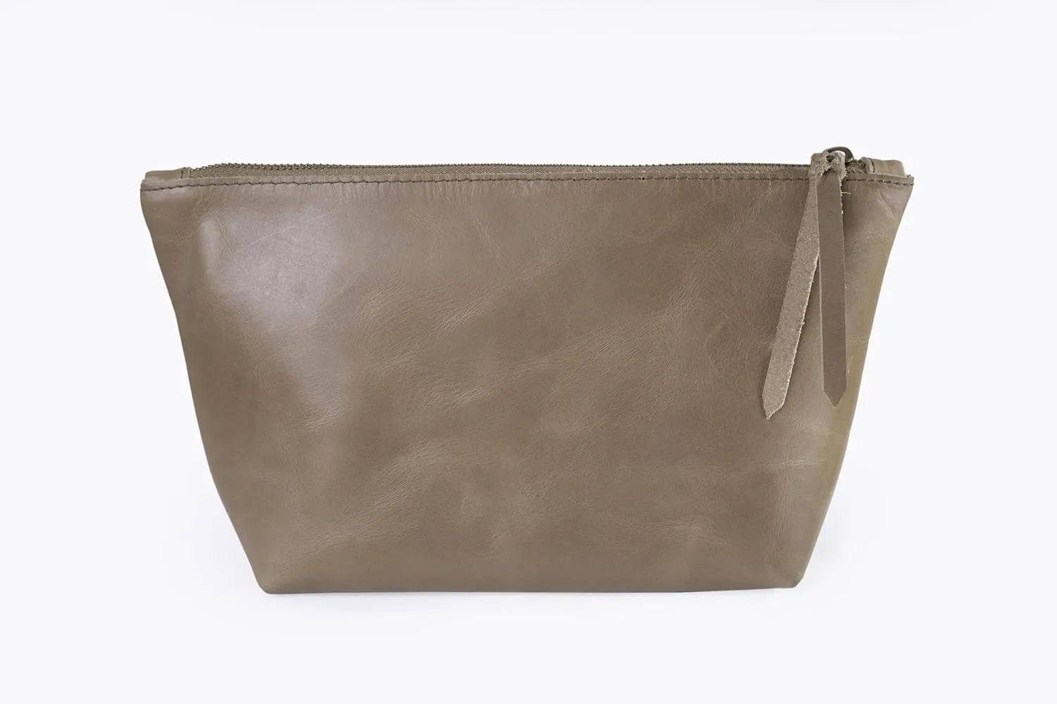 Travel Makeup Bag – 16 x 11 x 20cm Genuine Leather Makeup Bag Travel Essentials – Metallic Zipper Closure Make Up Pouch – Elegant and Stylish – Large Capacity Cosmetic Pouch – Olive