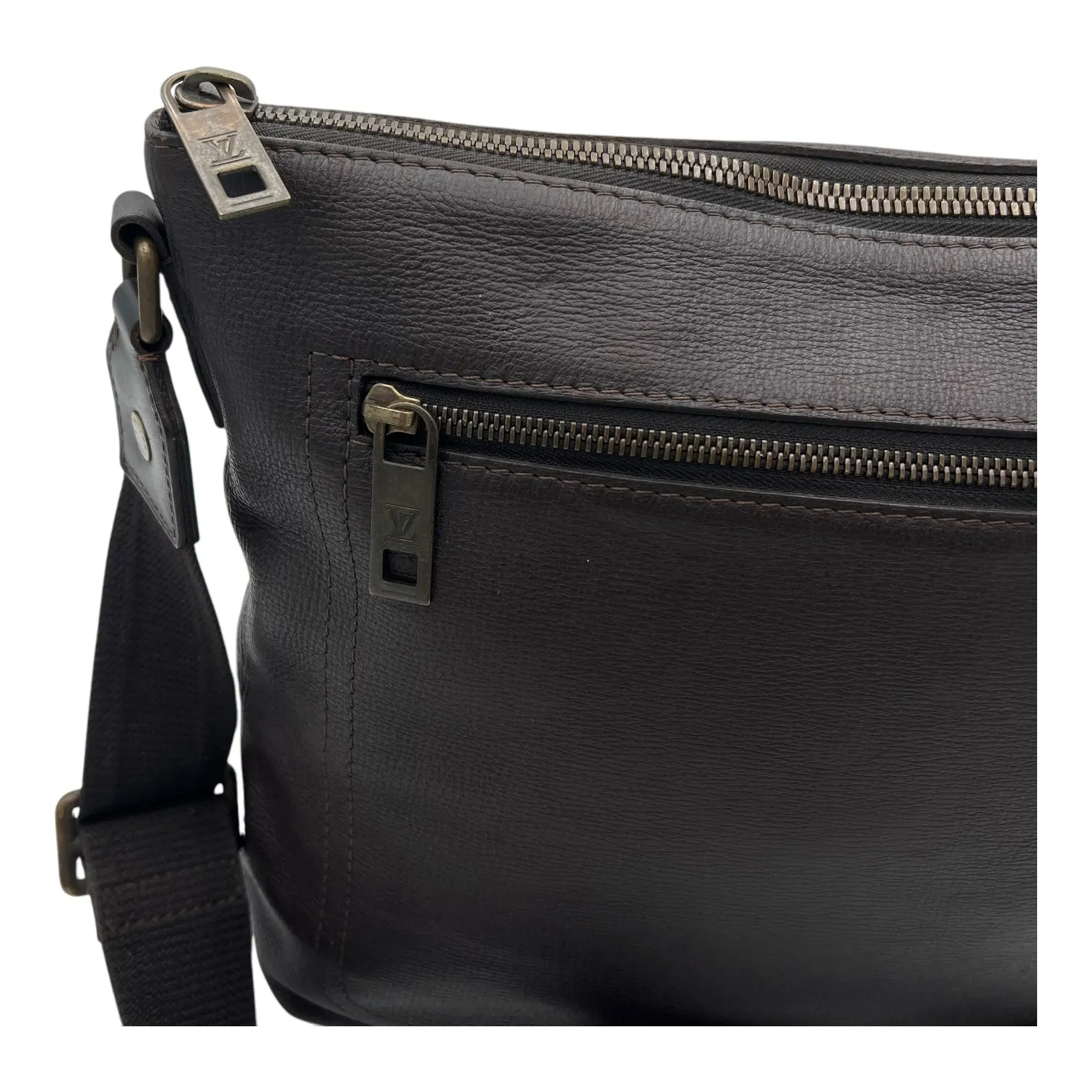 Utah Crossbody Bag Brown in Taiga Leather, Brushed Gold hardware